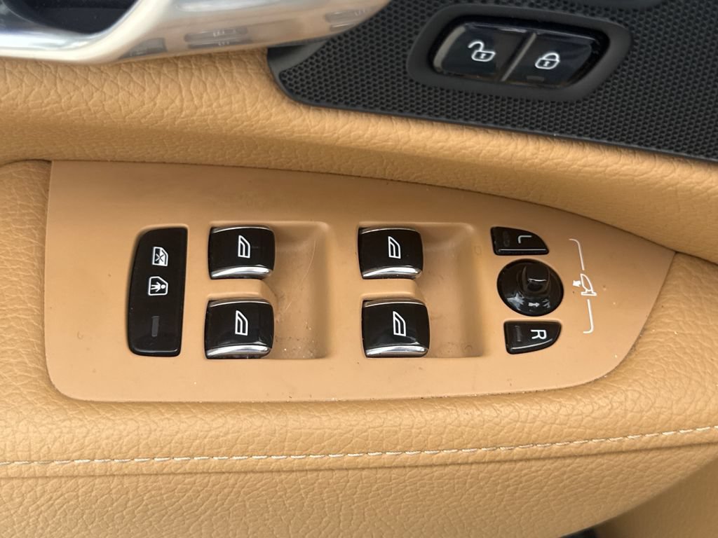 Used 2018 Volvo S90 T5 Momentum w/ Convenience Package FWD image 14