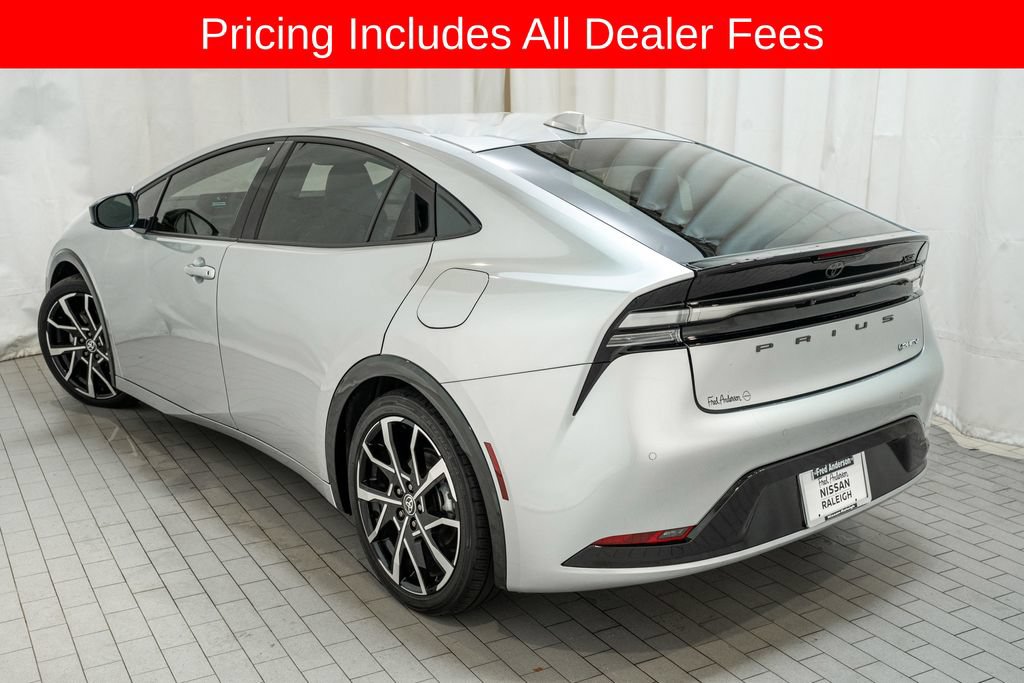 Used 2025 Toyota Prius Plug-In Hybrid FWD image 3