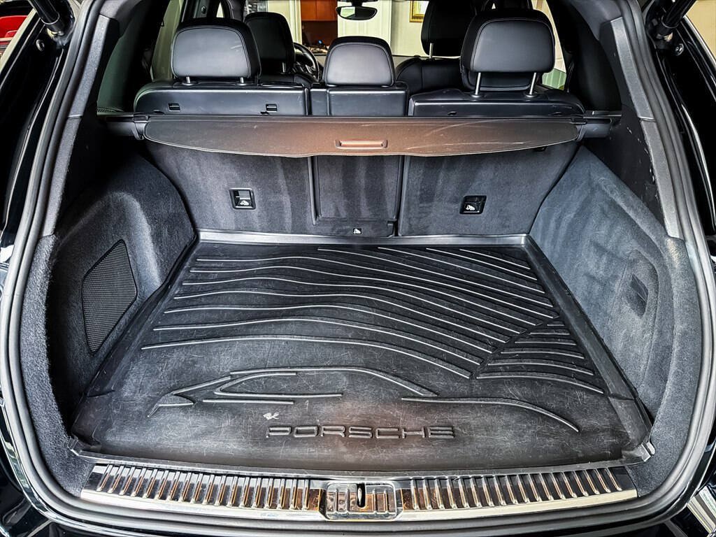 Used 2014 Porsche Cayenne Diesel AWD/4WD image 23