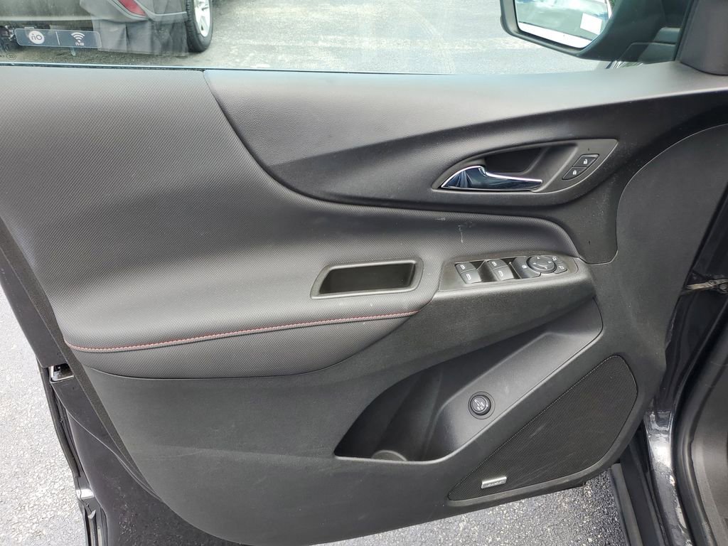 Used 2022 Chevrolet Equinox RS w/ RS Leather Package image 14