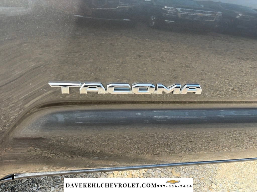 Used 2016 Toyota Tacoma TRD Sport AWD/4WD image 39
