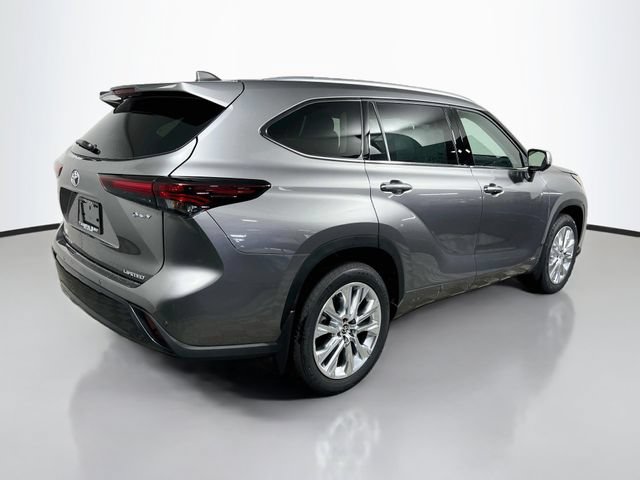 New 2026 Toyota Highlander Limited AWD/4WD image 3