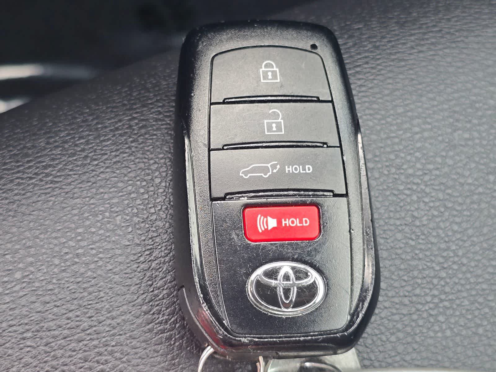 Used 2025 Toyota Corolla Cross XLE w/ Convenience Package AWD/4WD image 34