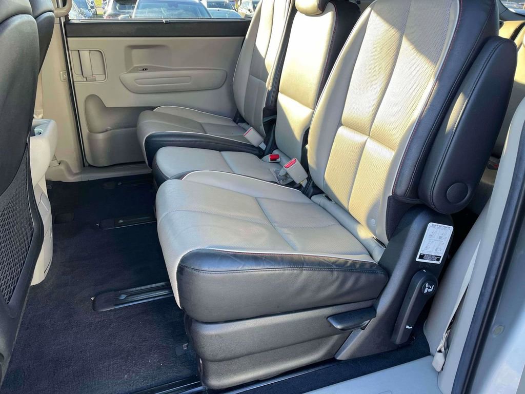 Used 2020 Kia Sedona EX image 5
