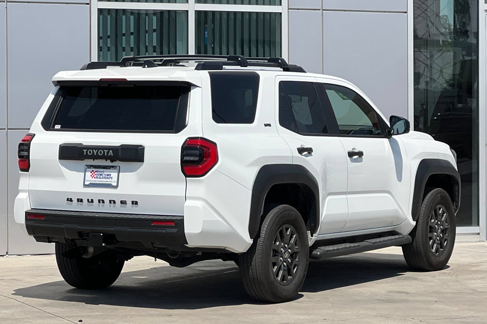 Certified 2025 Toyota 4Runner SR5 AWD/4WD image 4