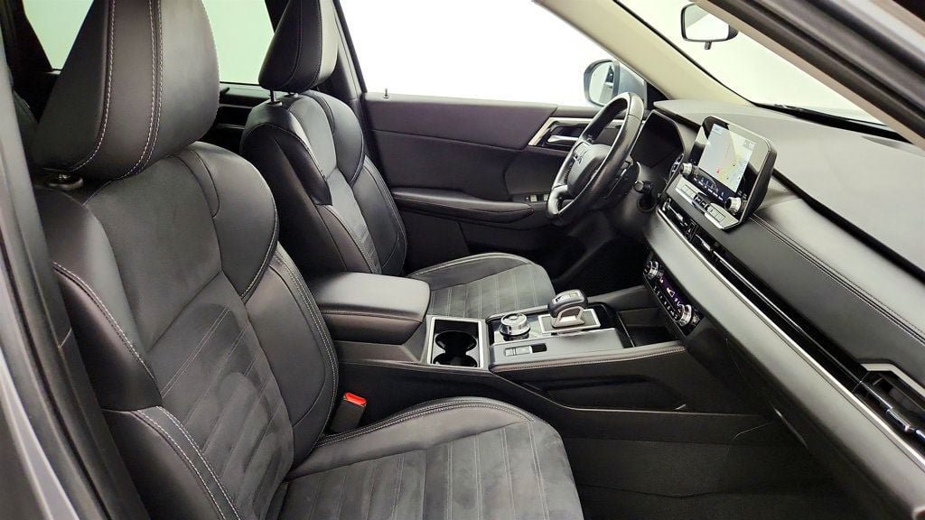 Used 2022 Mitsubishi Outlander SE AWD/4WD image 24