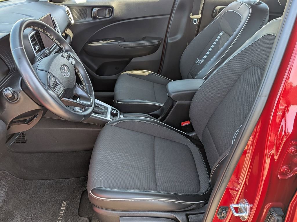 Certified 2023 Hyundai Venue Limited image 12