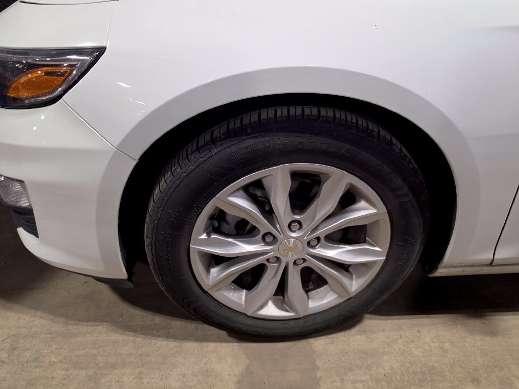 Used 2024 Chevrolet Malibu LT FWD image 3