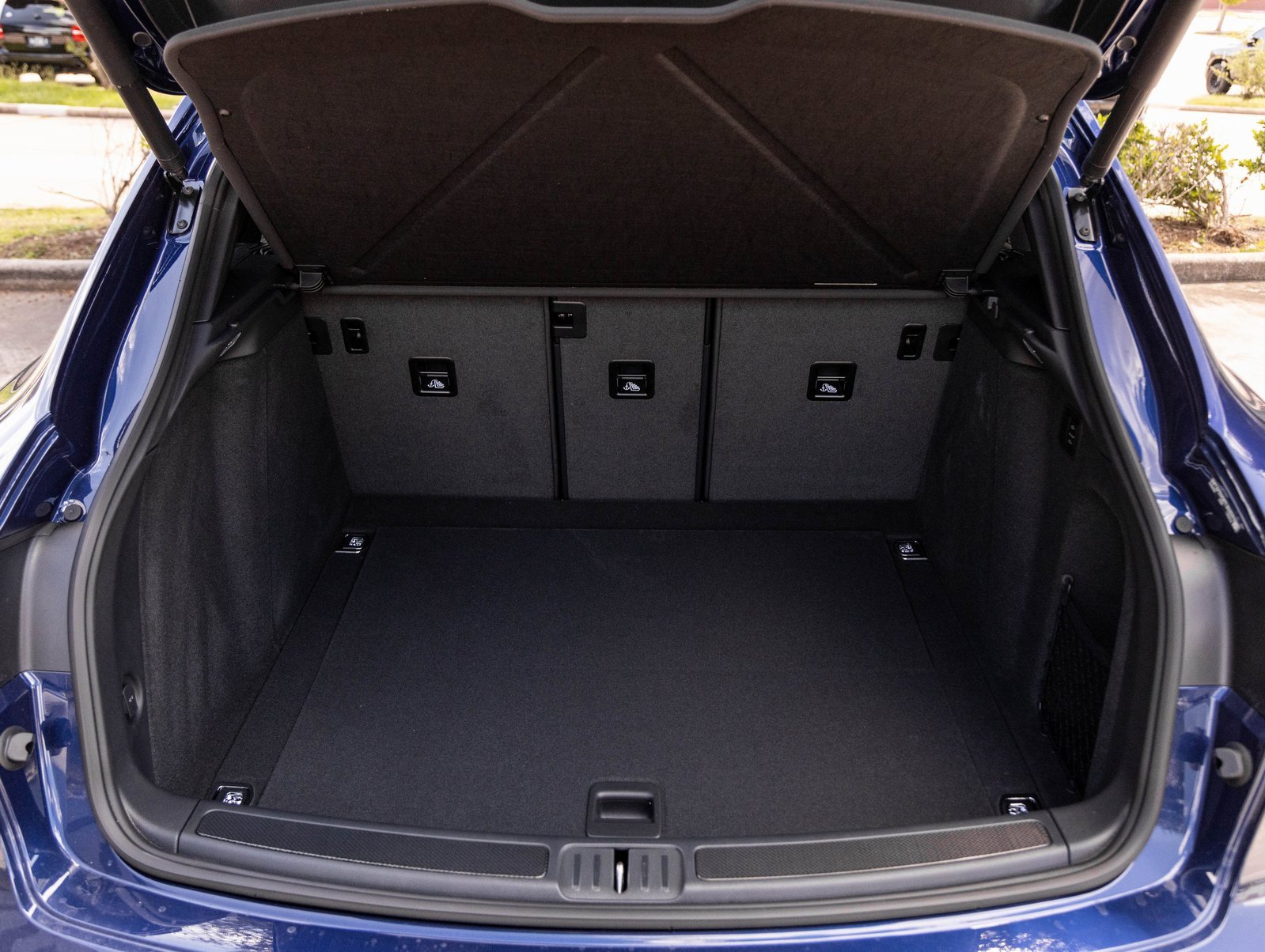 New 2026 Porsche Macan GTS image 30