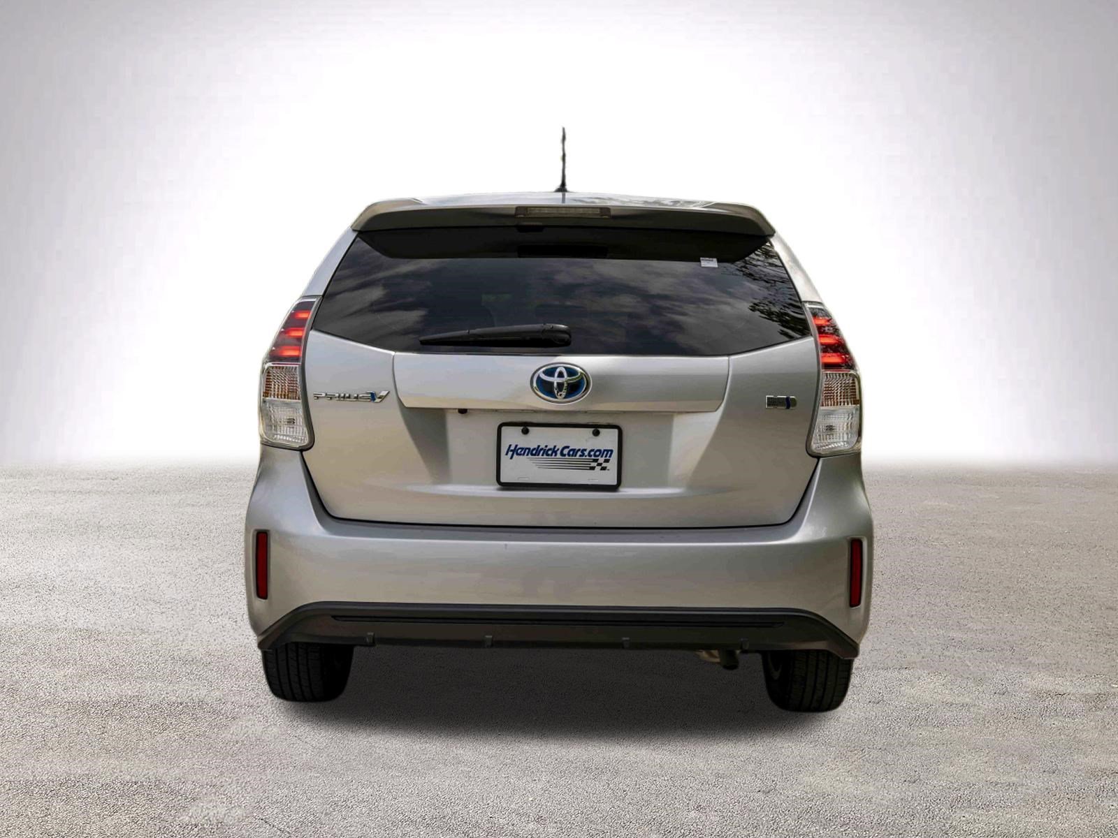 Used 2017 Toyota Prius V Three image 8