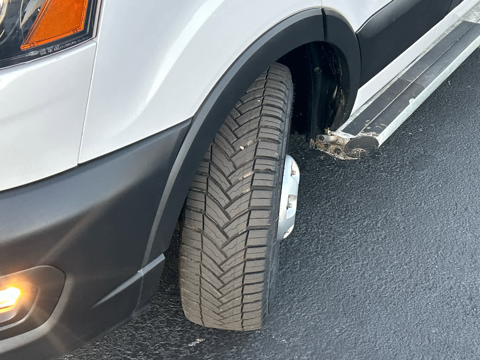 Used 2023 Ford Transit 250 Low Roof AWD w/ Exterior Upgrade Package image 39