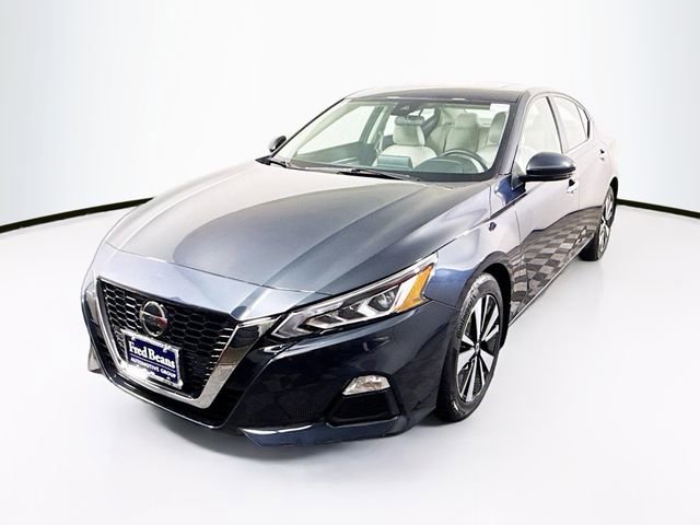 Certified 2022 Nissan Altima 2.5 SV w/ SV Premium Package image 4