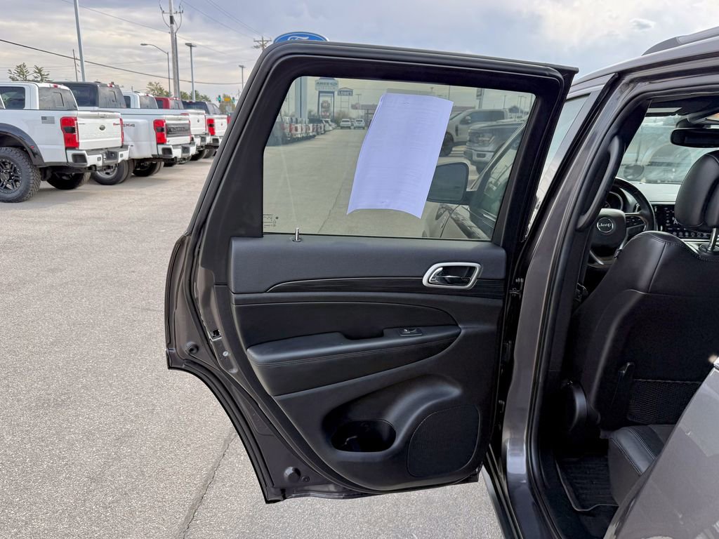 Used 2020 Jeep Grand Cherokee Laredo w/ Quick Order Package 2BN North image 14