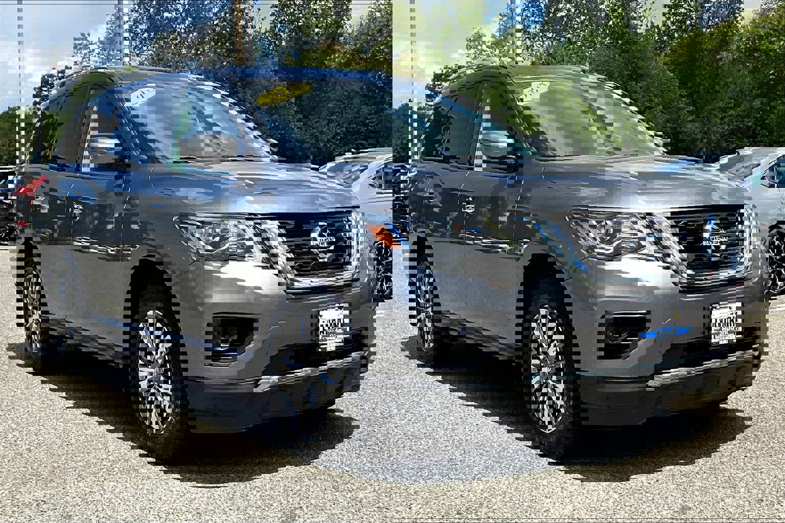 Used 2018 Nissan Pathfinder S image 11