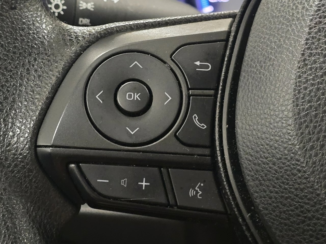 Certified 2022 Toyota RAV4 LE image 31