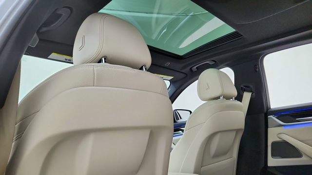 Used 2023 BMW 540i w/ M Sport Package image 29