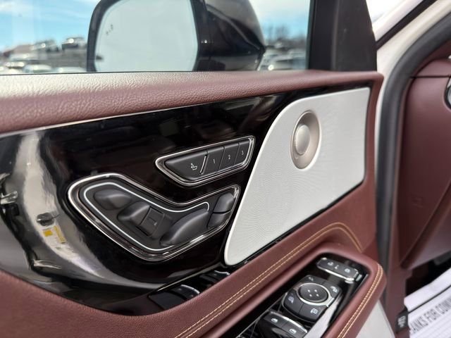 Used 2023 Lincoln Aviator Black Label w/ Class IV Trailer Tow Package image 26