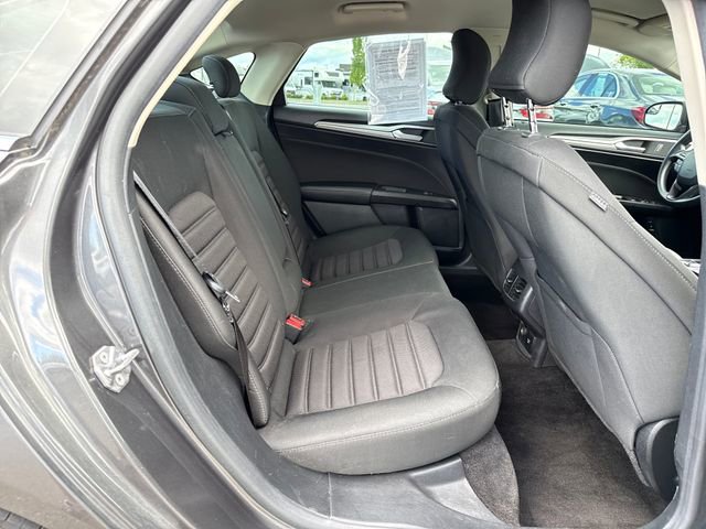 Used 2018 Ford Fusion SE FWD image 10