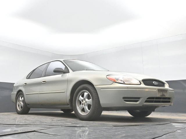 Used 2006 Ford Taurus SE FWD image 24
