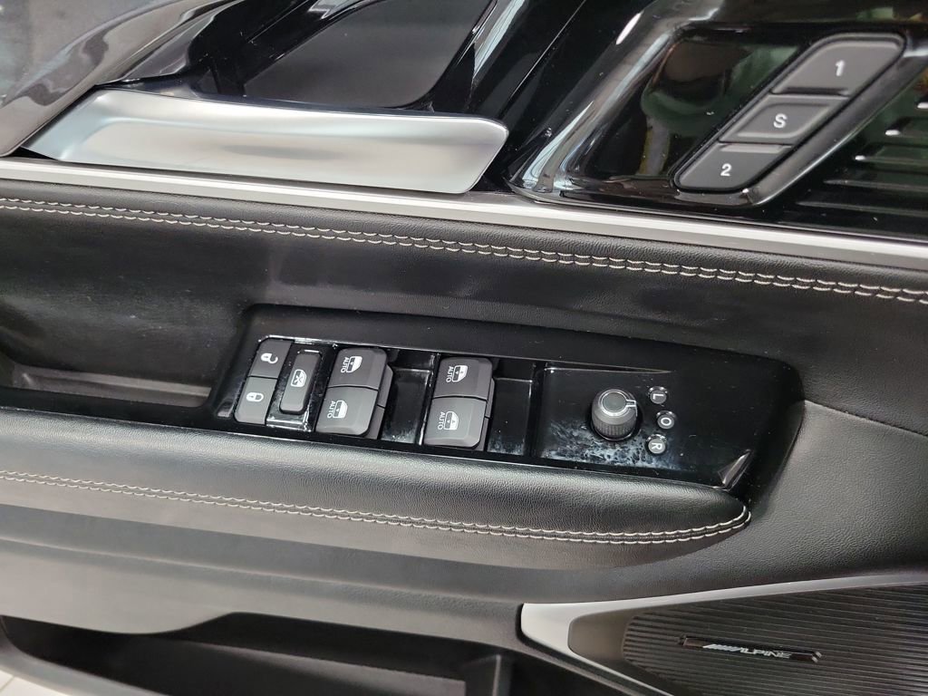 Used 2023 Jeep Wagoneer 4WD image 78