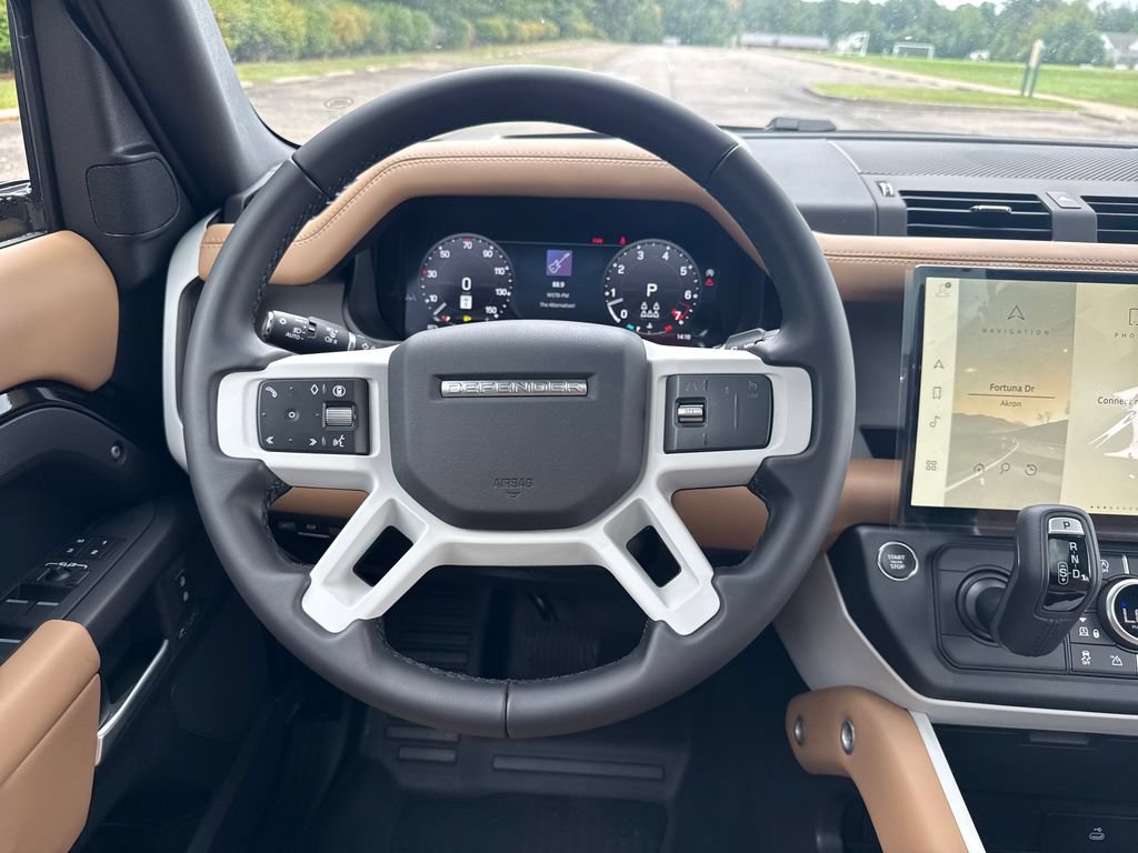 New 2026 Land Rover Defender 130 X-Dynamic SE AWD/4WD image 18
