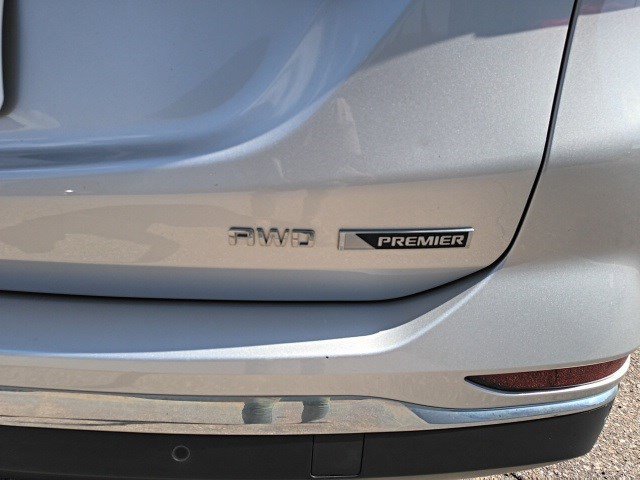 Used 2018 Chevrolet Equinox Premier image 16