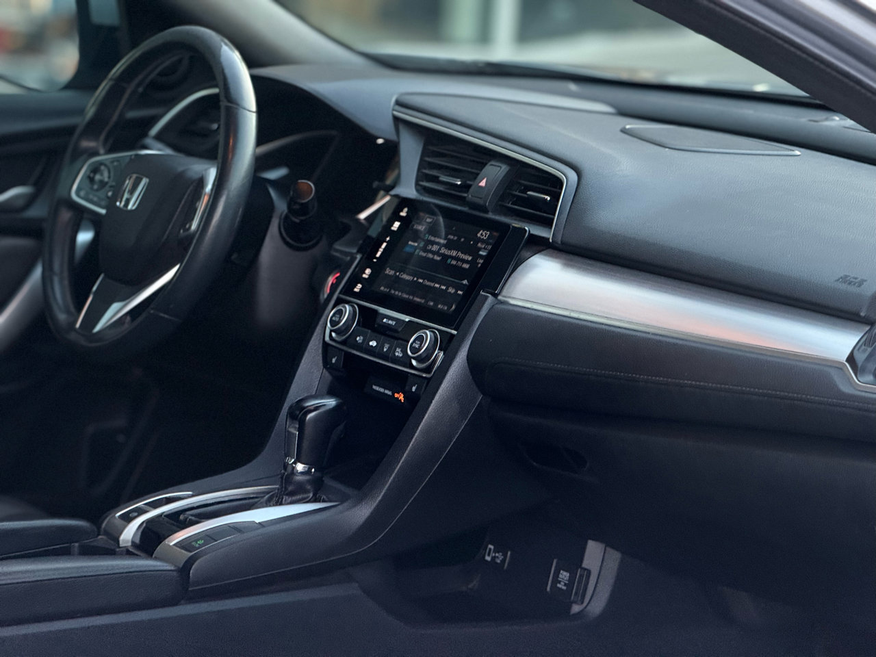 Used 2016 Honda Civic Touring image 12