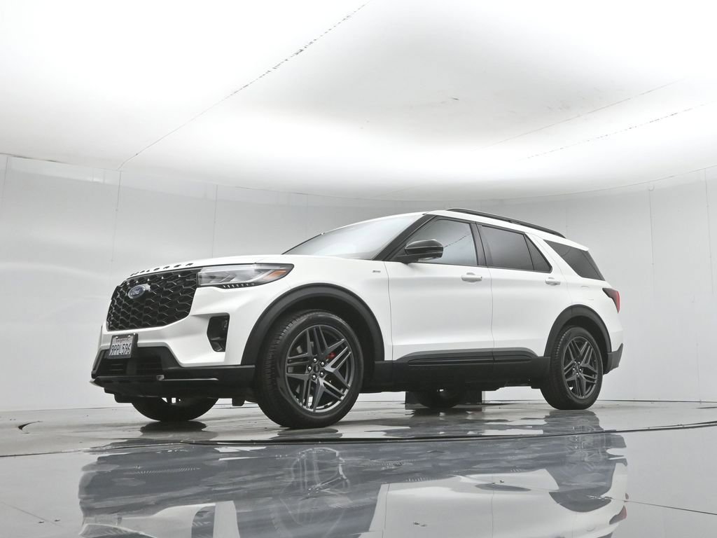 Used 2025 Ford Explorer ST-Line w/ Premium Package RWD image 48