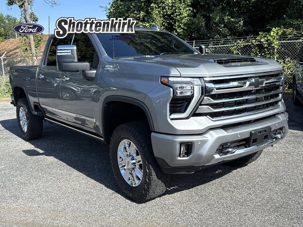 Used 2024 Chevrolet Silverado 2500 High Country w/ High Country Premium Package AWD/4WD image 1