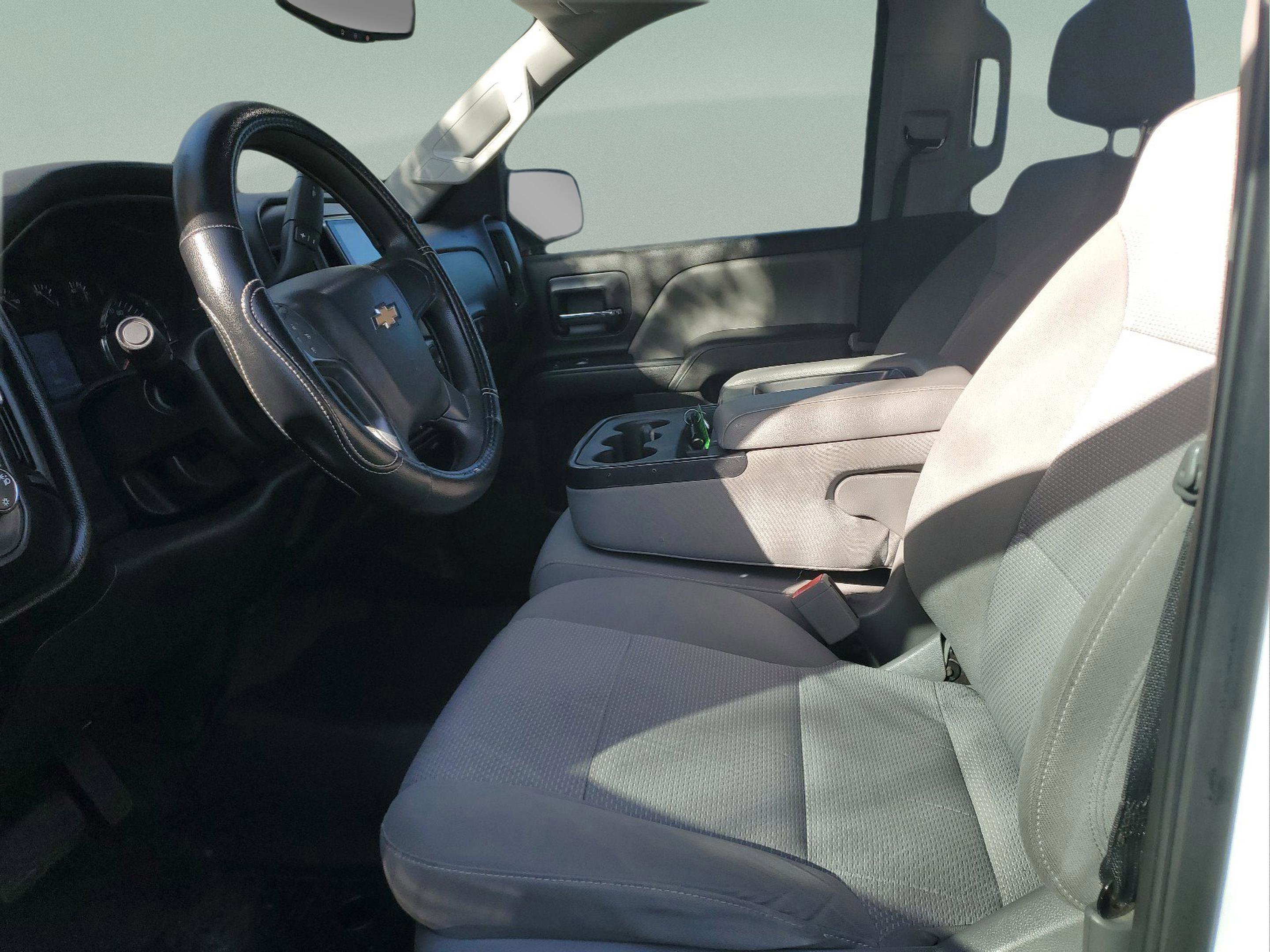 Used 2018 Chevrolet Silverado 1500 Custom w/ Custom Value Package image 15