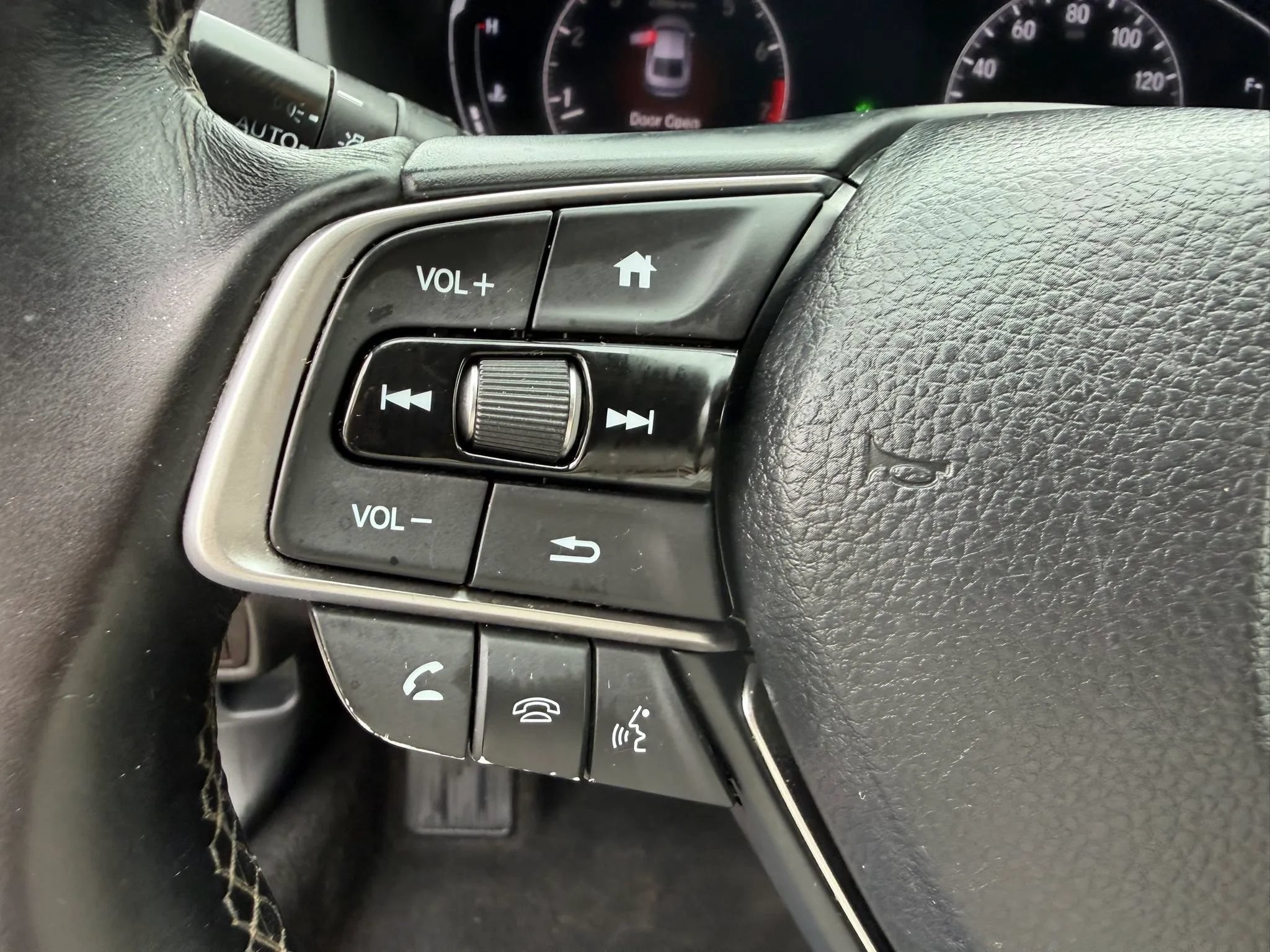 Used 2018 Honda Accord EX-L image 37