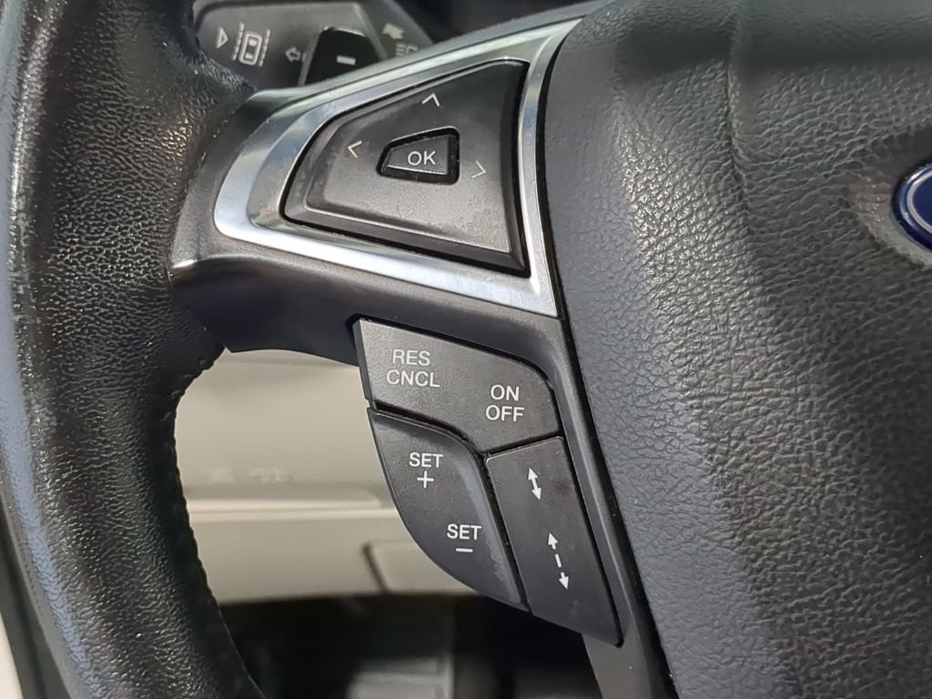 Used 2018 Ford Edge Titanium w/ Equipment Group 301A AWD/4WD image 23