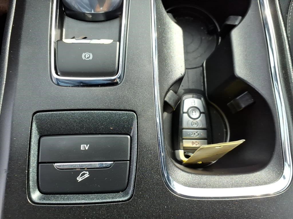 Used 2019 Ford Fusion Energi Titanium image 24