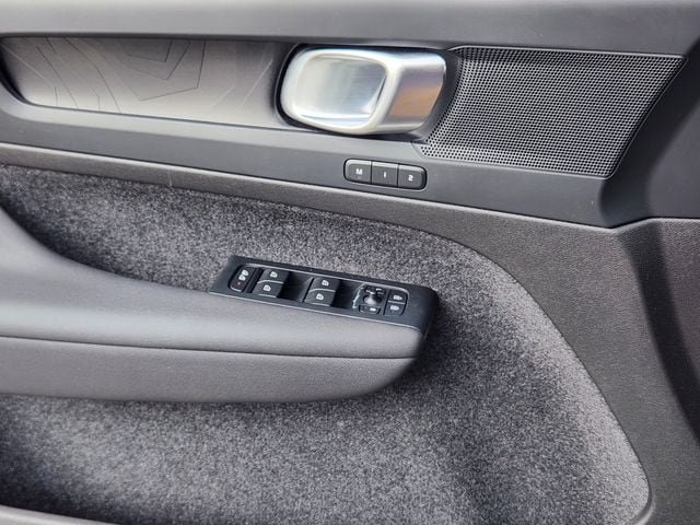 Certified 2023 Volvo C40 P8 Recharge Plus w/ Climate Package AWD/4WD image 10