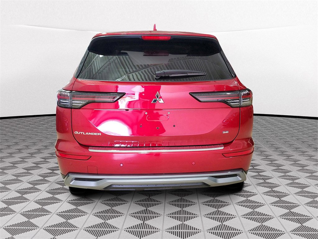 New 2025 Mitsubishi Outlander SE image 5