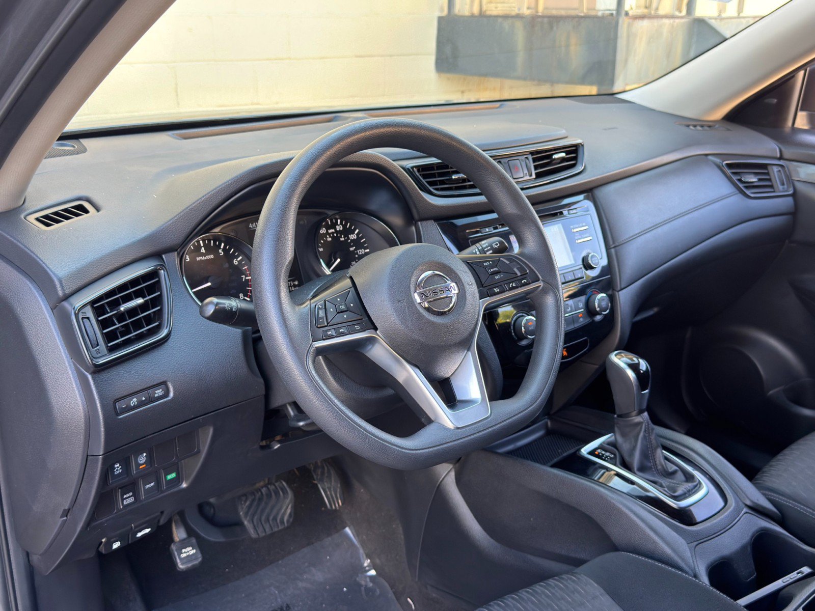 Used 2017 Nissan Rogue S AWD/4WD image 12