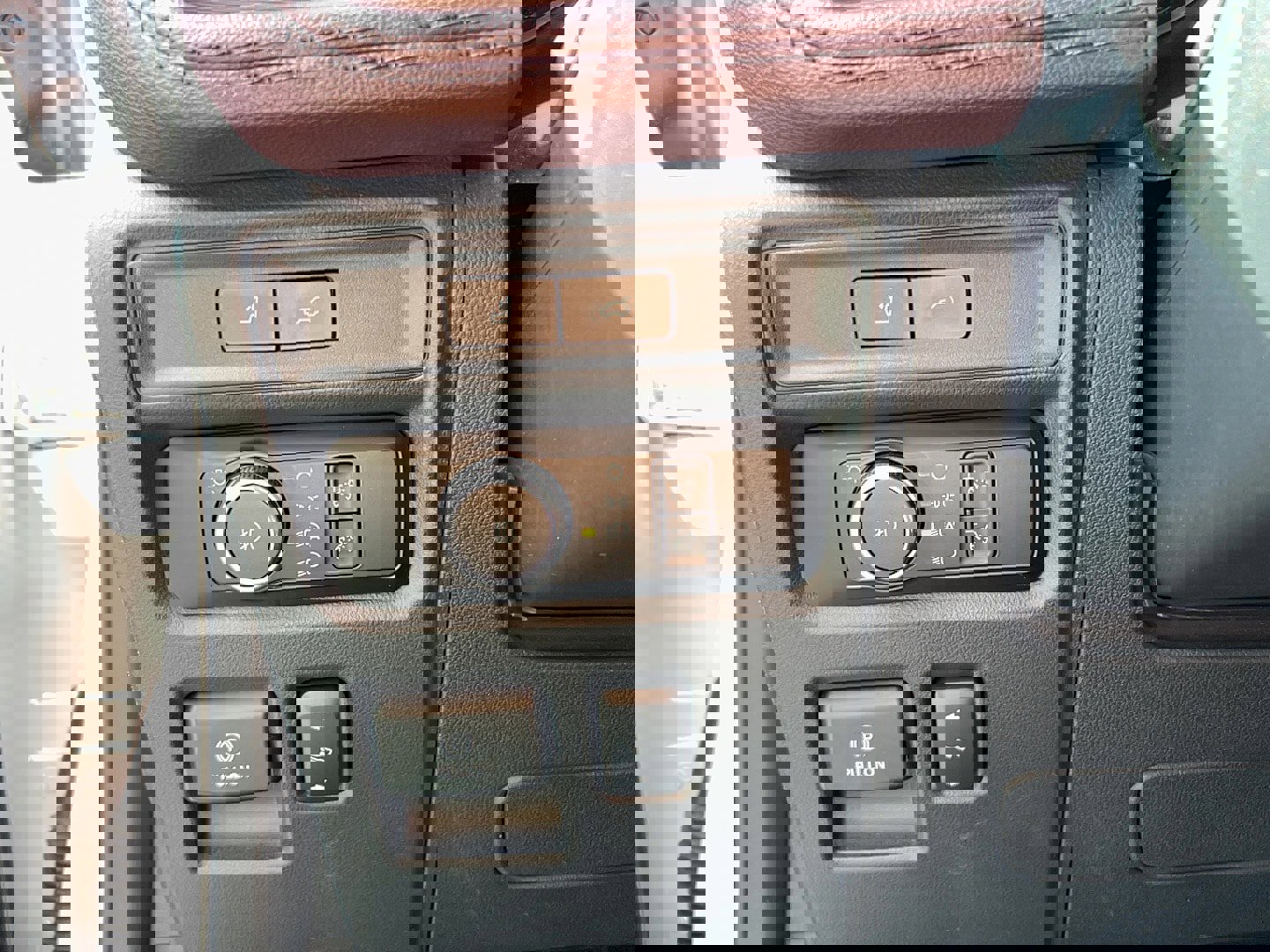 Used 2024 Ford Expedition Max Limited AWD/4WD image 14