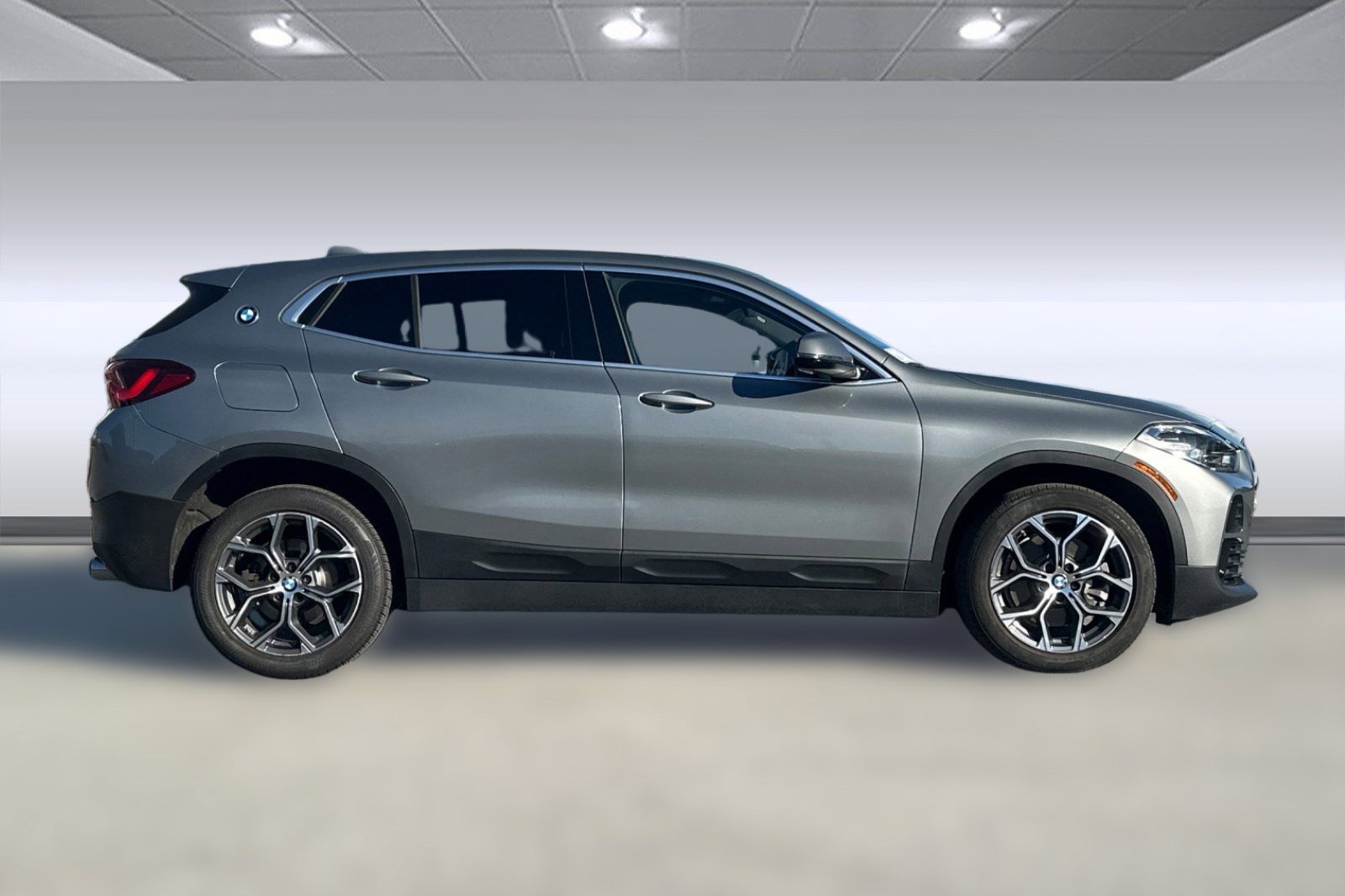 Used 2023 BMW X2 sDrive28i w/ Convenience Package image 8