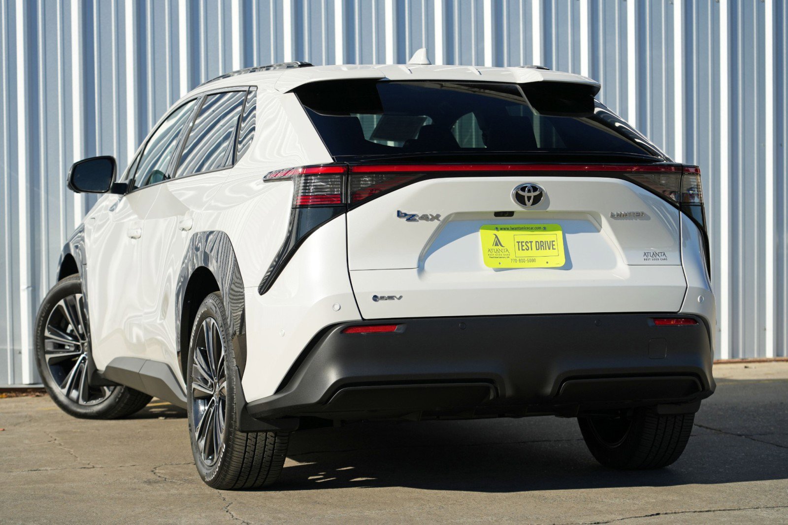 Used 2024 Toyota bZ4X Limited image 4