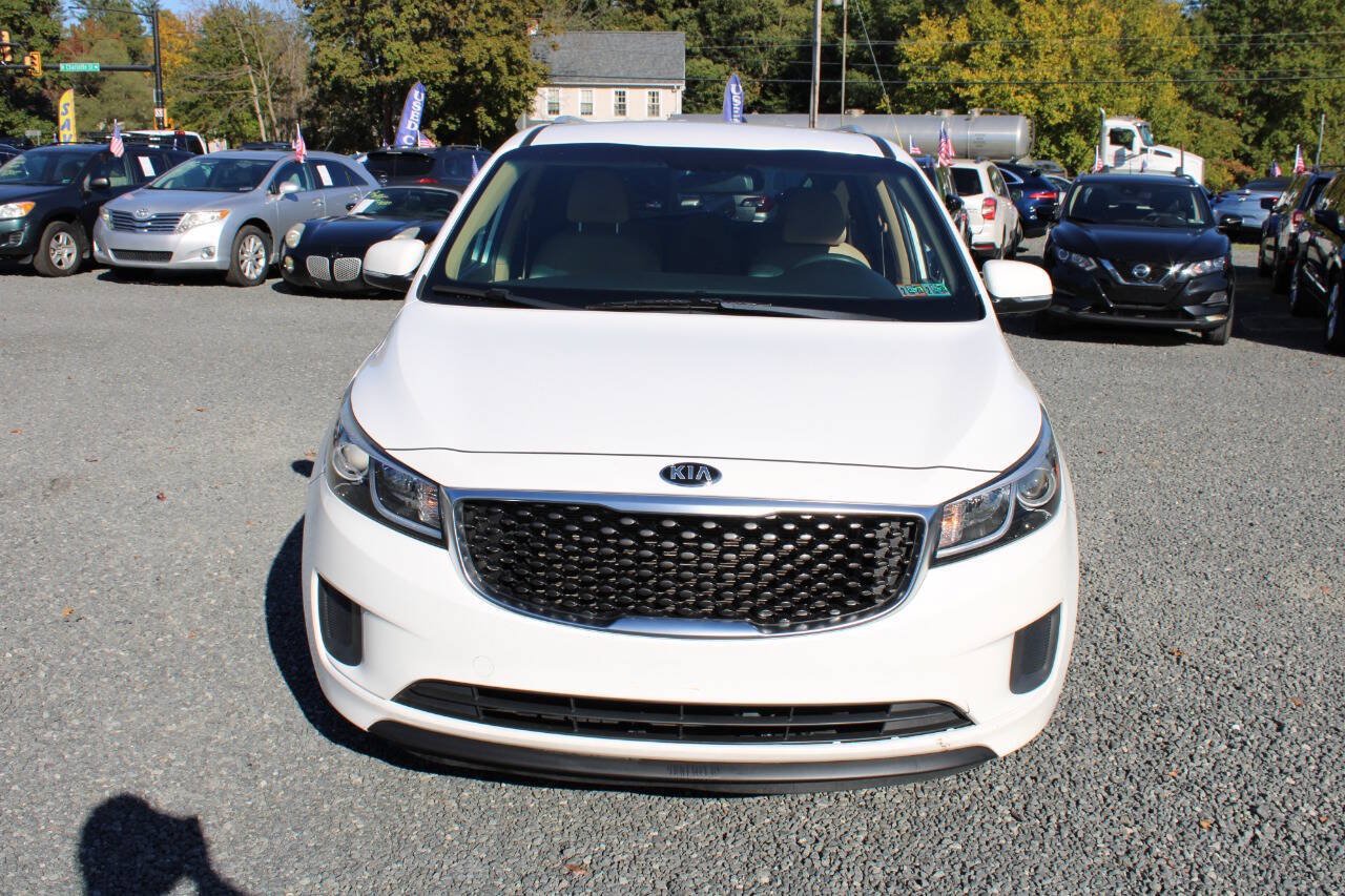 Used 2015 Kia Sedona LX w/ LX Convenience Package FWD image 3