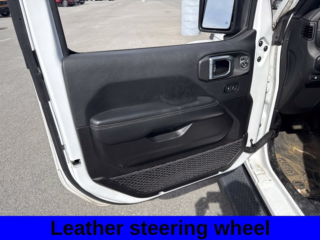 Used 2022 Jeep Wrangler Unlimited Sahara AWD/4WD image 14