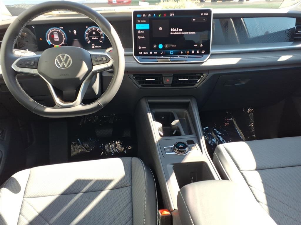 New 2025 Volkswagen Tiguan SE image 9
