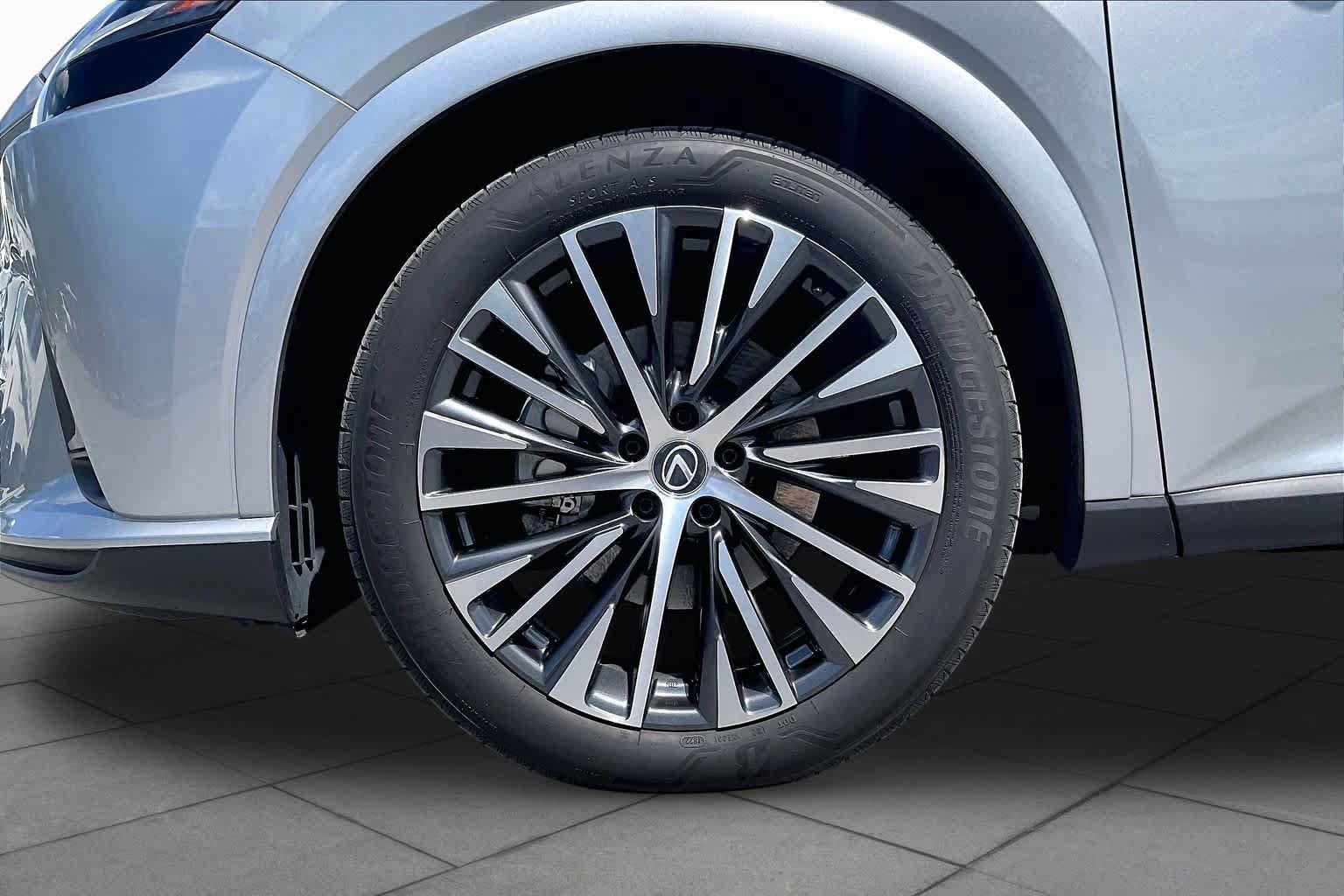 Used 2023 Lexus RX 350 Premium Plus w/ Accessory Package (Z1) FWD image 10