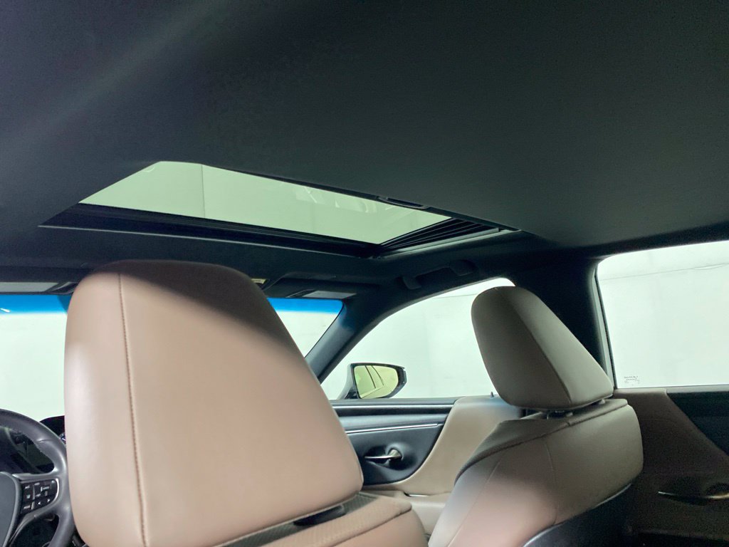 Certified 2025 Lexus ES 300h w/ Premium Package FWD image 15