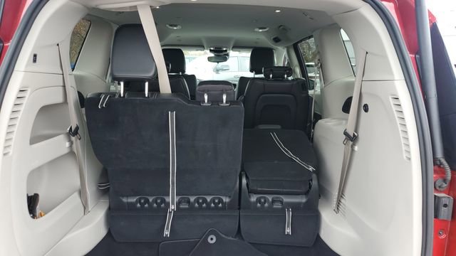 Certified 2024 Chrysler Pacifica Touring-L image 28