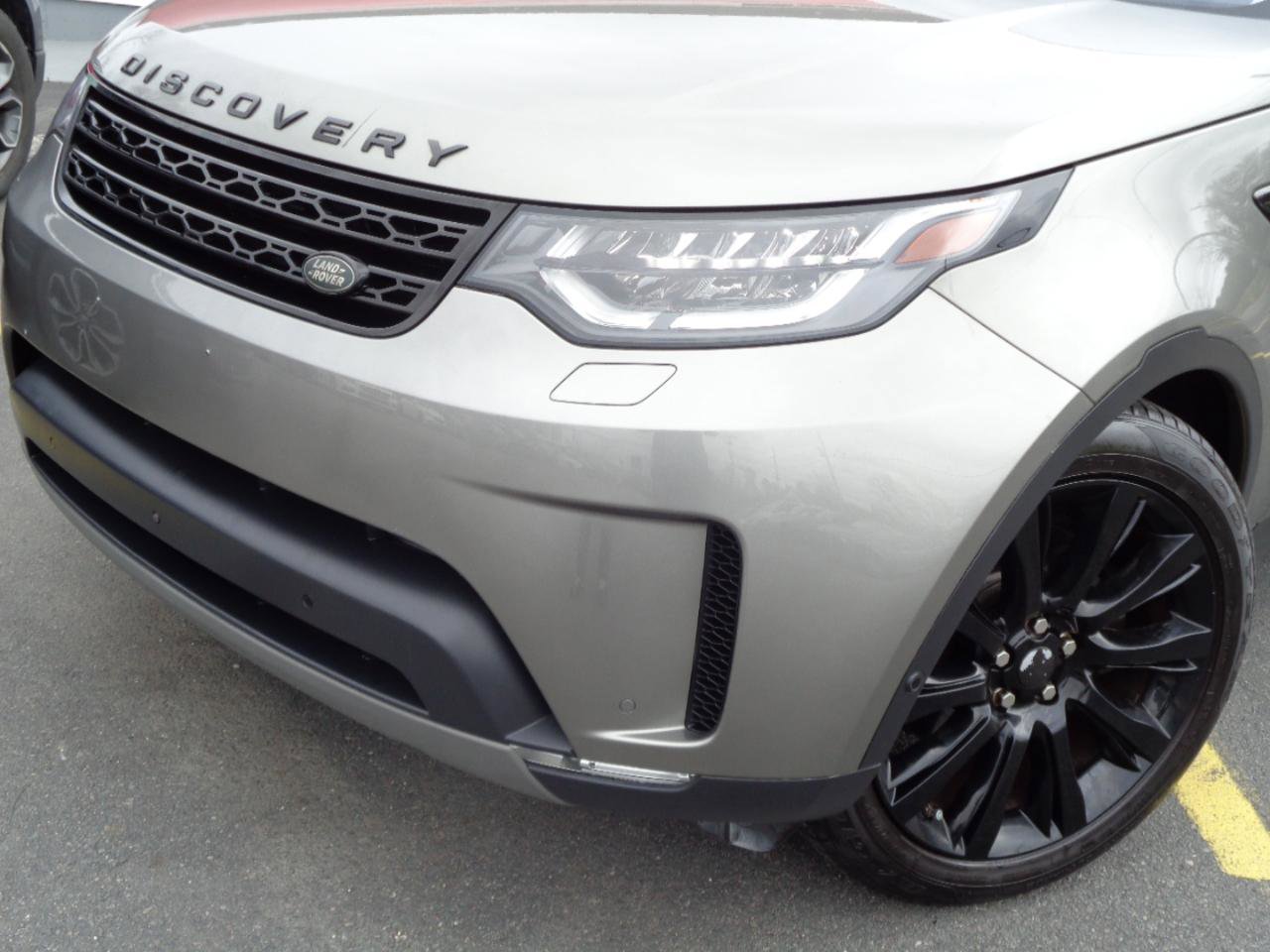 Used 2017 Land Rover Discovery First Edition image 21