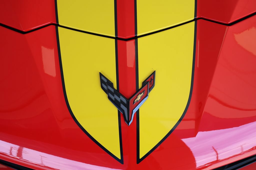 Used 2025 Chevrolet Corvette E-Ray w/ Stealth Interior Trim Package AWD/4WD image 17