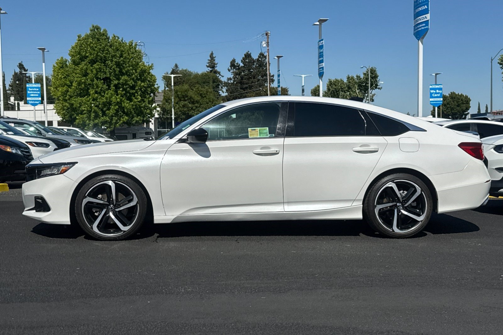 Used 2022 Honda Accord Sport image 2