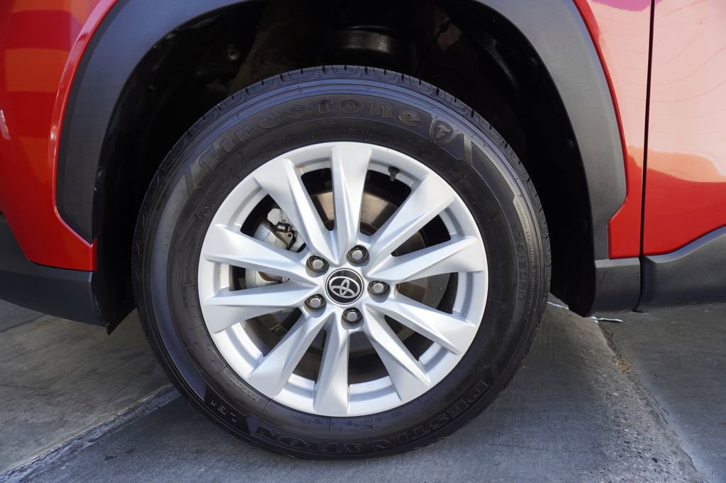 Certified 2022 Toyota Corolla Cross LE w/ Moonroof Package image 20