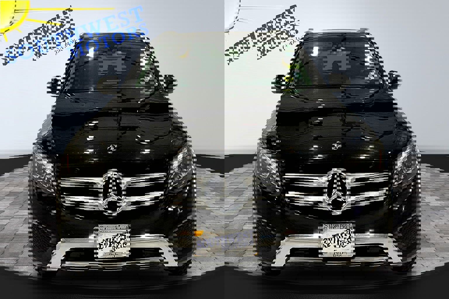 Used 2019 Mercedes-Benz GLC 300 4MATIC image 2